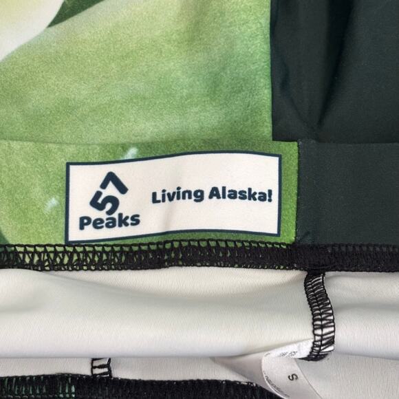 57 Peaks Leggings Small Green‎ Succulent Yoga Performance 7/8 Soft Butter $98 - Picture 8 of 9